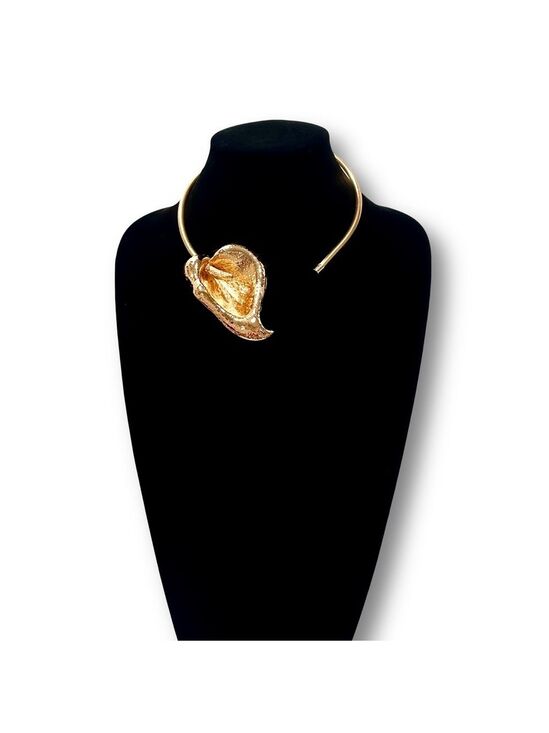 MISS MANDYS Jewelry - GOLDEN BLOOMS 🌼 Sculpted Gold Cala Lily Artisan Collar Necklace | NWT